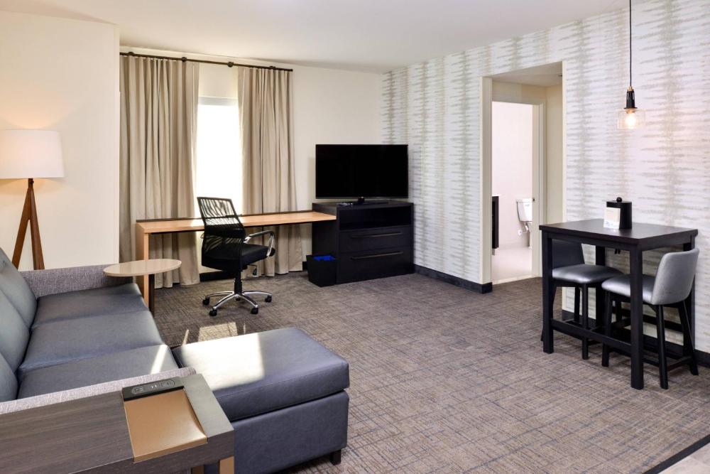 1 Bedroom Suite, 1 King, Sofa bed interior